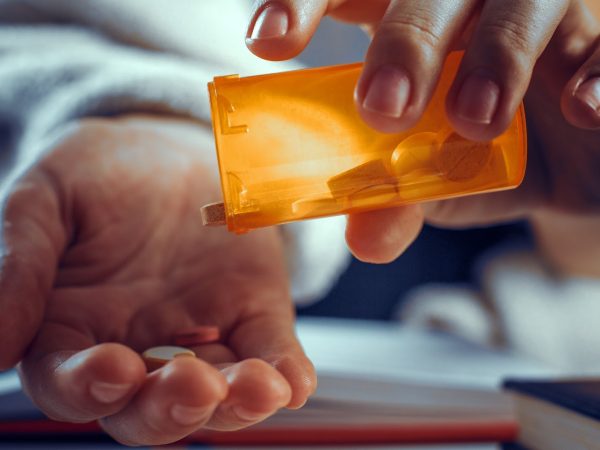 Os benefícios dos remédios antiácidos na rotina diária: dicas para um bem-estar digestivo