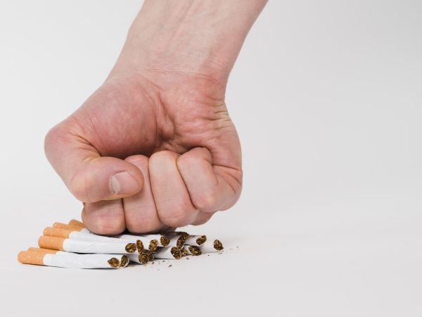 Como os adesivos anti-fumo podem ajudar a libertar-se do cigarro de forma natural e sem sofrimento